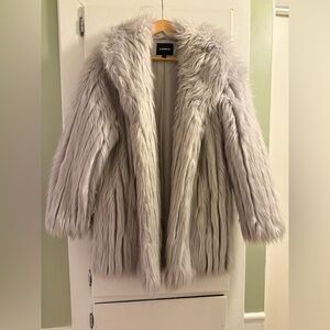 Express Women's Luxe Faux Fur Coat in Light Gray